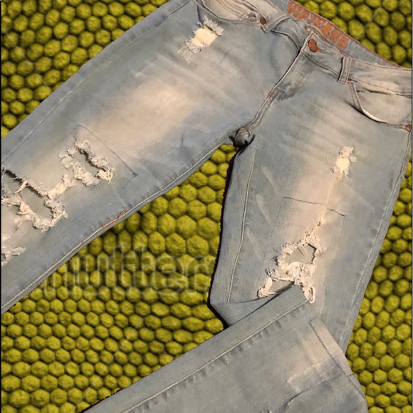VIP distressed jeans - Picture 2 of 5